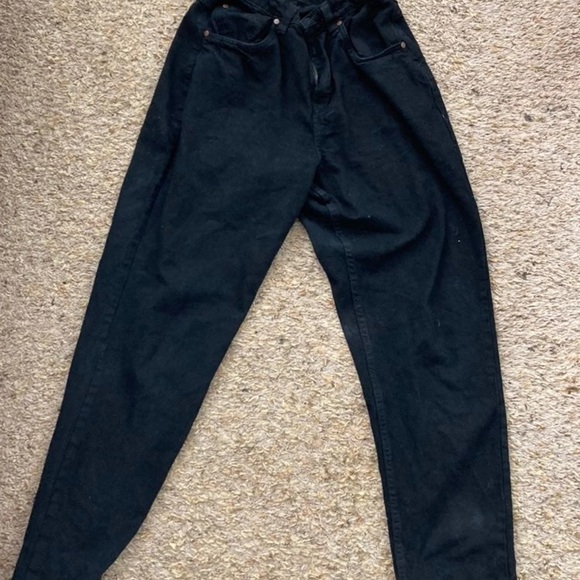 Prettylittlething black high waisted straight leg mom jeans - Picture 2 of 3